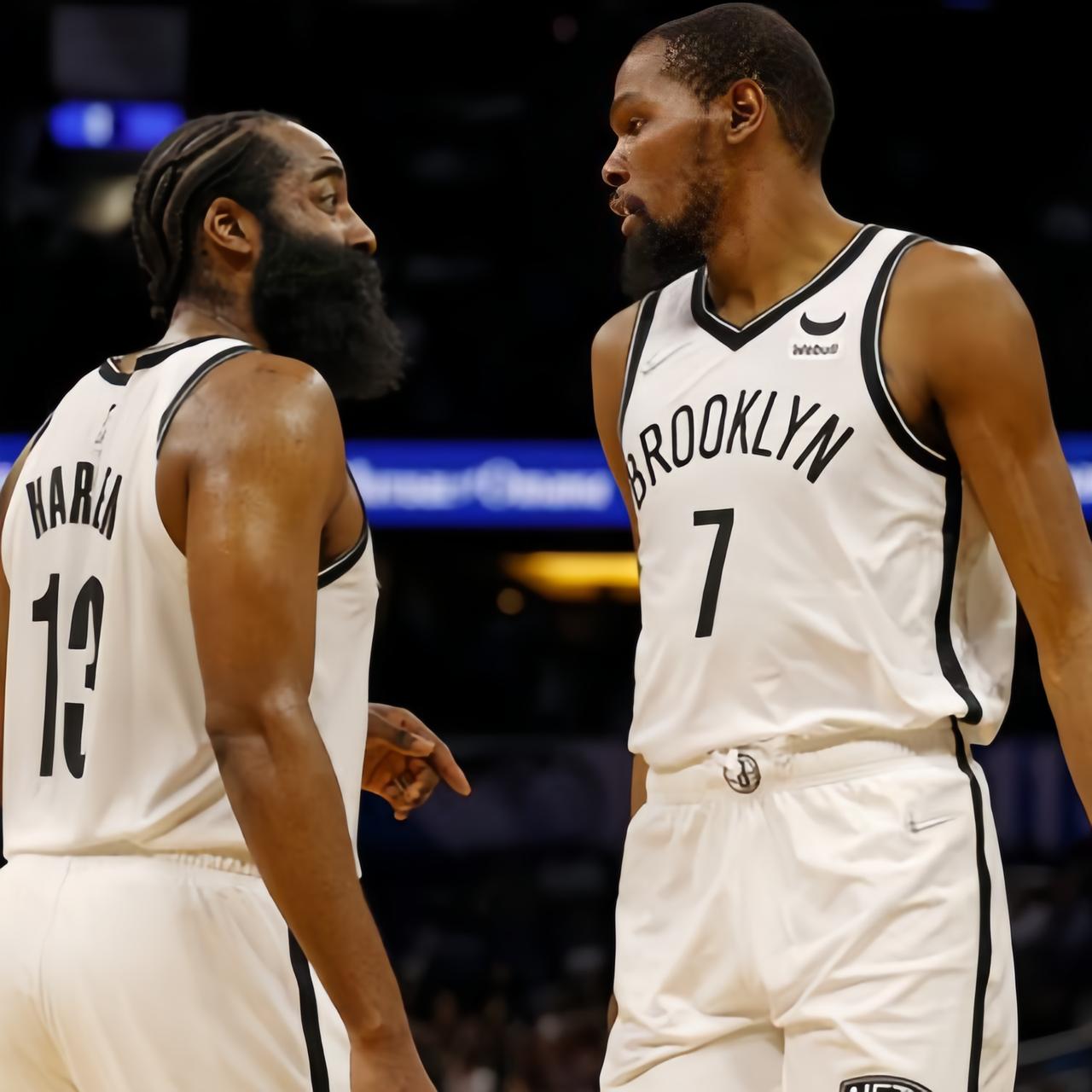 哈登合作过的巅峰巨星可真不少！杜兰特、维斯布鲁克自是不用说，巅峰保罗、恩比德、霍