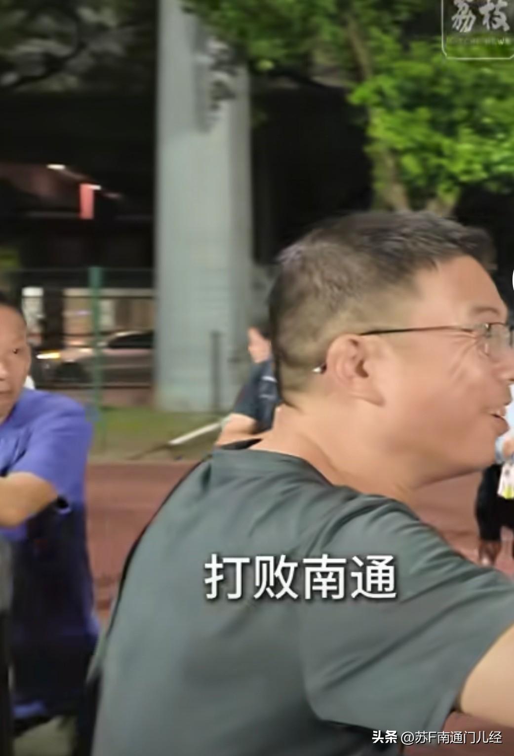 本周六的苏超比赛，镇江球迷一致看好镇江能够在客场拿下南通。说实话今年对于这样的场