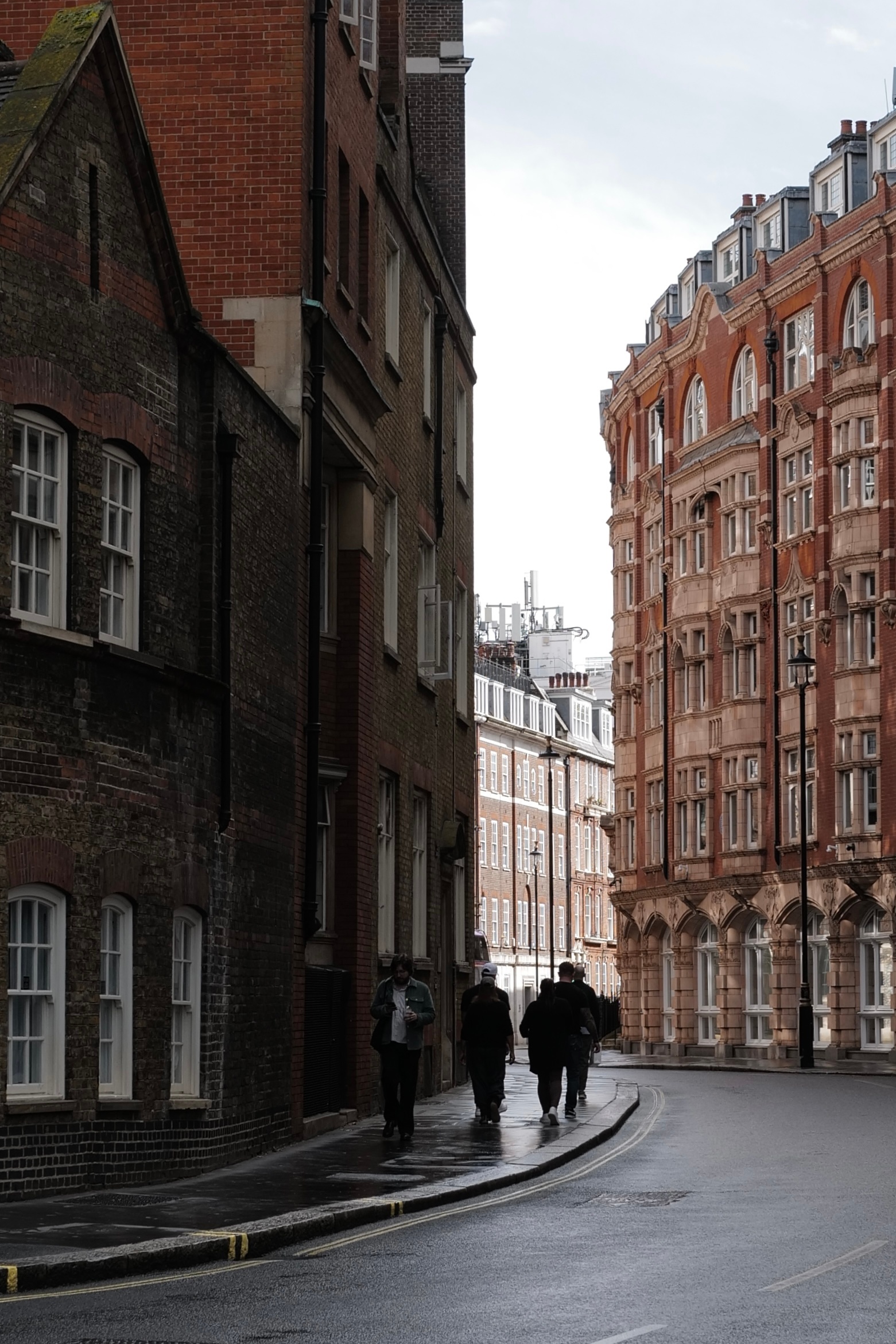 DAY1-2 闲逛，过西敏寺而不入，在肯辛顿花园看天鹅凫水找食儿，见维多利亚女王