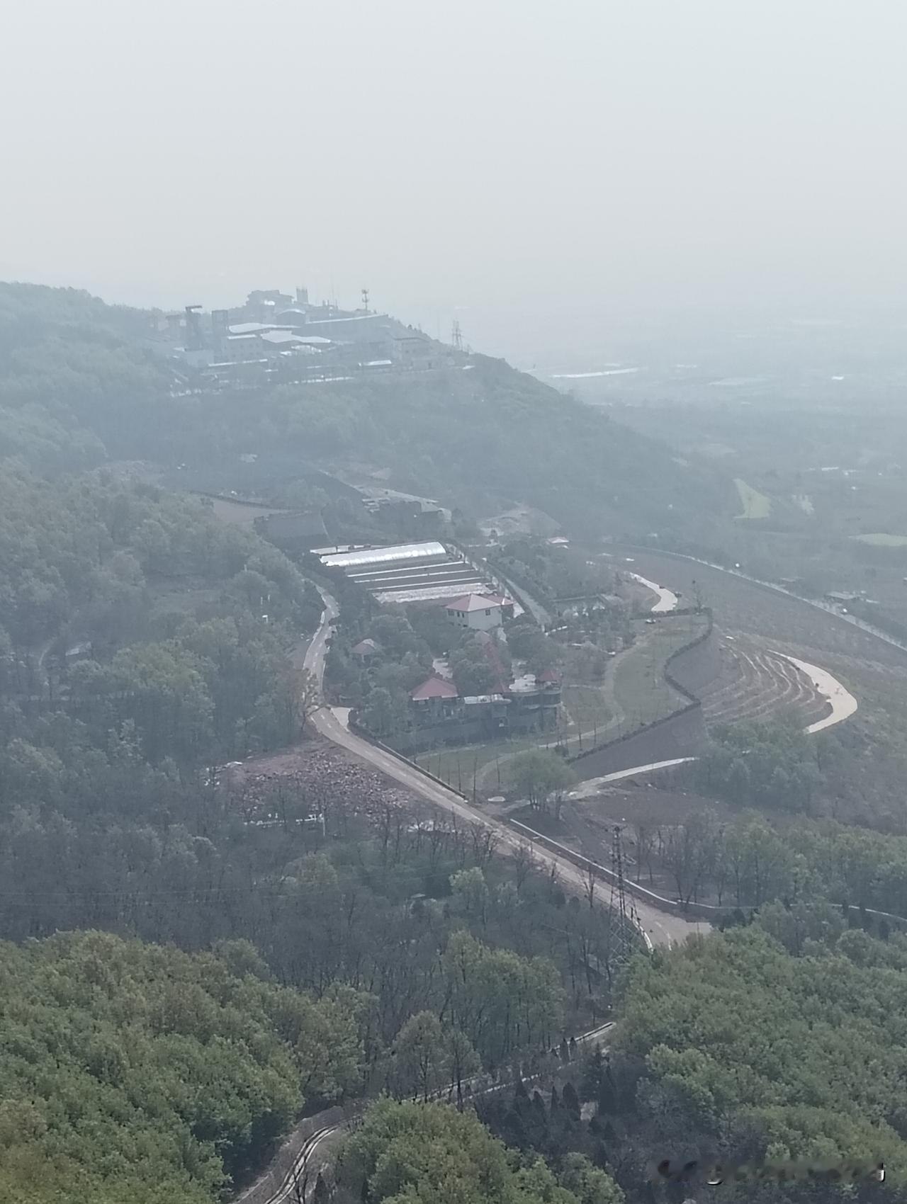 涨价了
中东冲突以来，大宗商品轮番涨价
油气能源暴涨，天然气暴涨
接着甲醇暴涨，