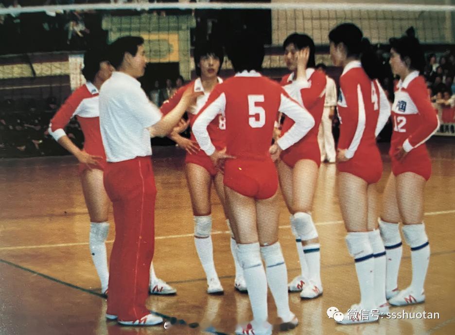 1985年国家女排主教练 邓若曾首发侯玉珠 姜英 殷勤 叶萍 苏惠娟 巫丹 ​​