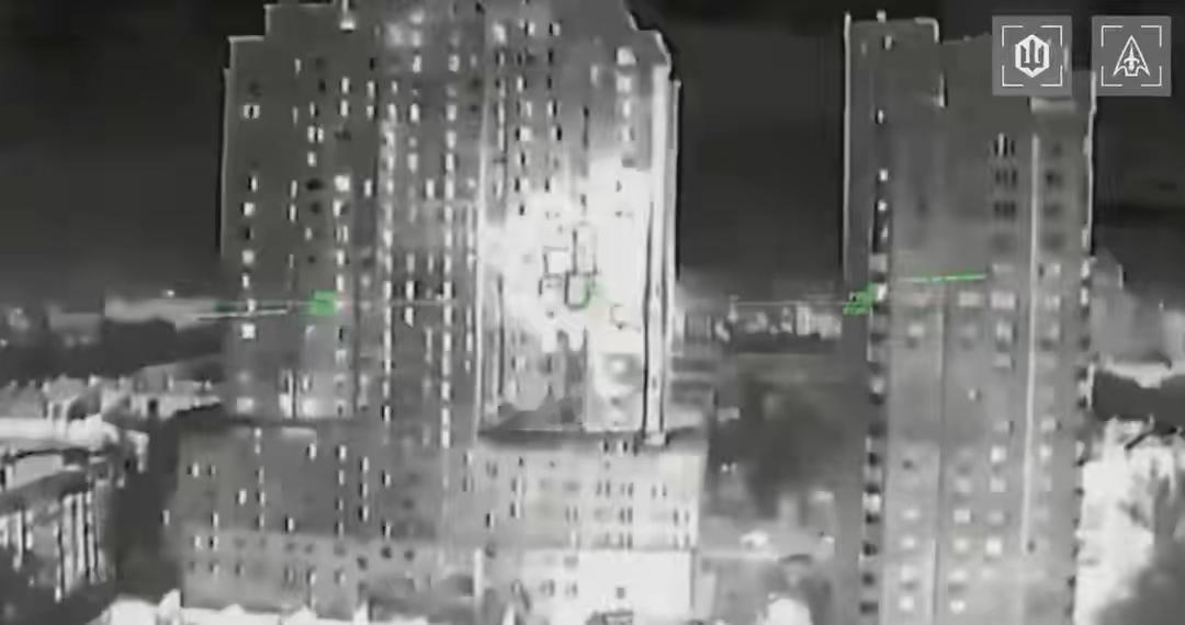 斩首成功！乌克兰 FP-2无人机出手，12 名俄高官命当场身亡！

乌克兰无人系