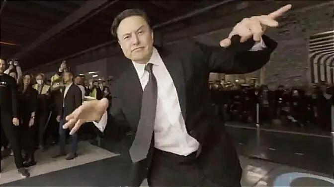 我去！世界首富马斯克又玩大了！
他旗下火箭发射公司spacex即将启动上市申请，