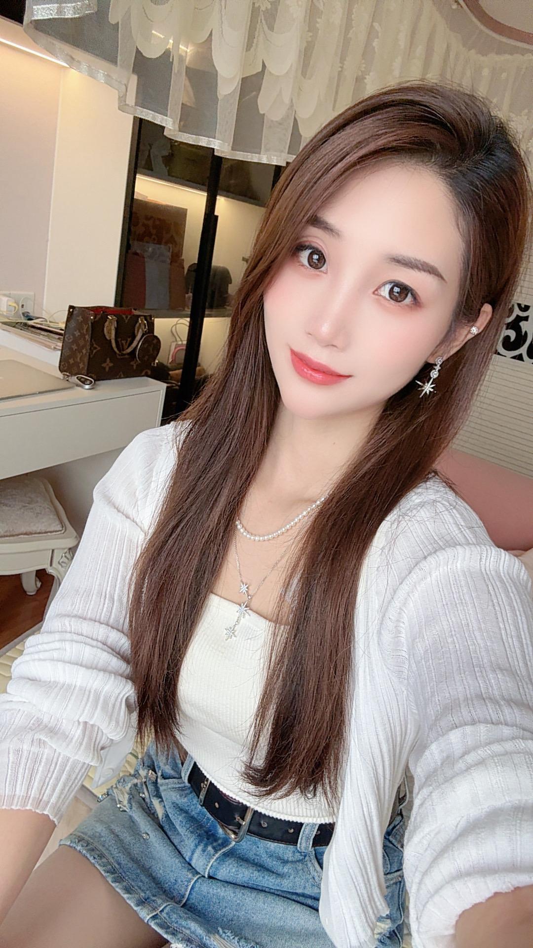 人到中年才明白，有些快乐等不起，“欲买桂花同载酒，终不似少年游”