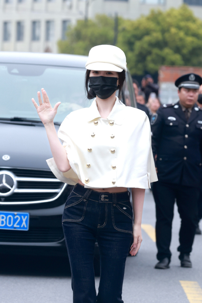 虞书欣转身鞠躬 真诚永远都是最美好的必杀技啊，《云初令》杀青的路透虞书欣转身鞠躬