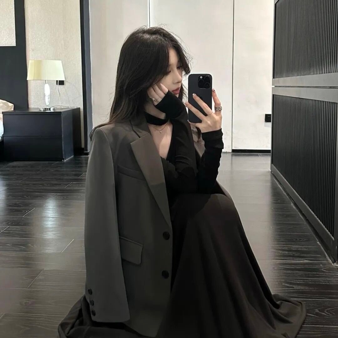 你的意思是 让我放弃我原本精彩的生活 来救赎可怜的你 然后无法自拔的爱上你吗 别