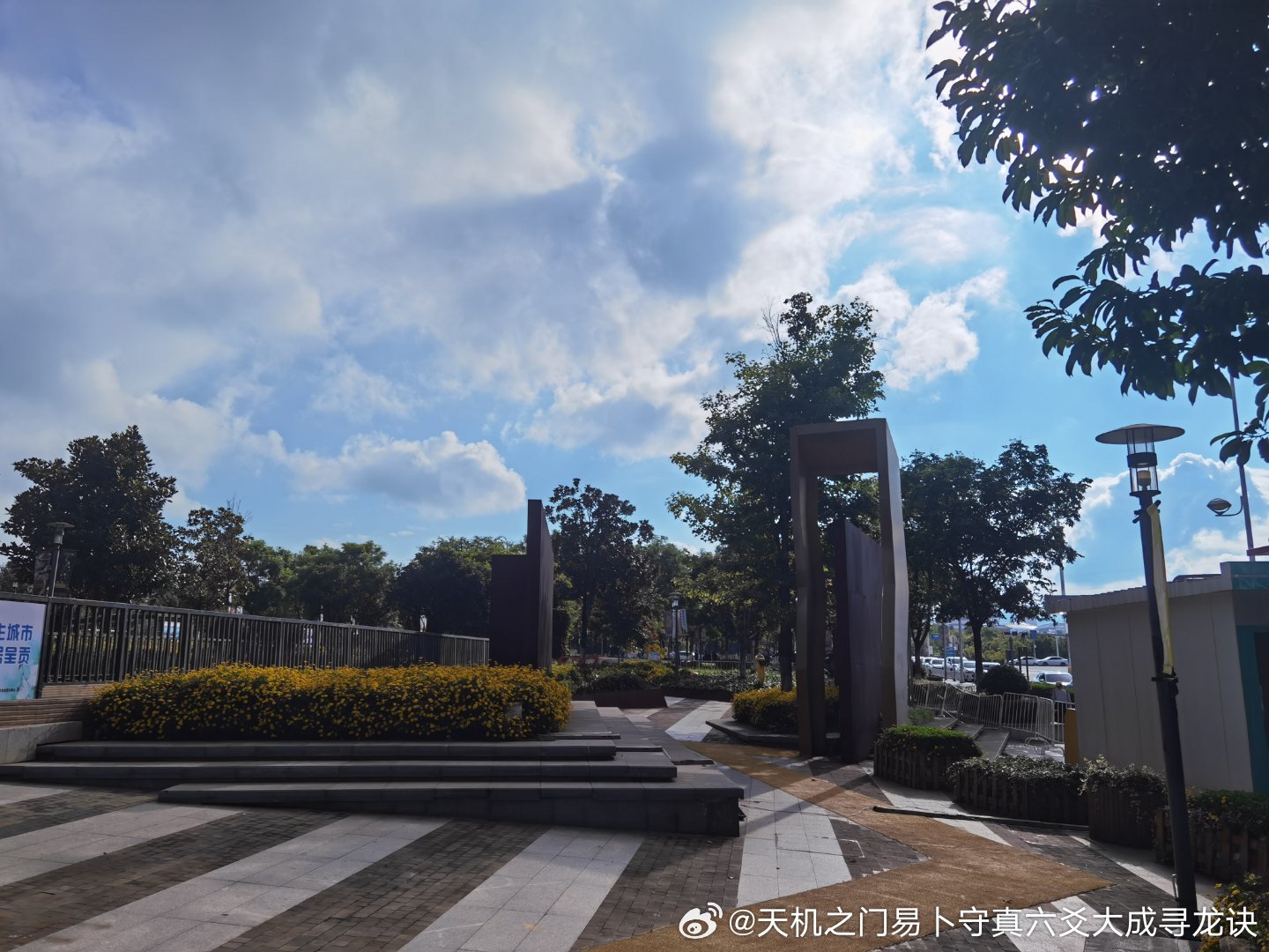 很多易学爱好者耗数年自学六爻，买书、看网课、记口诀，越学流派越杂、思路越乱，断卦