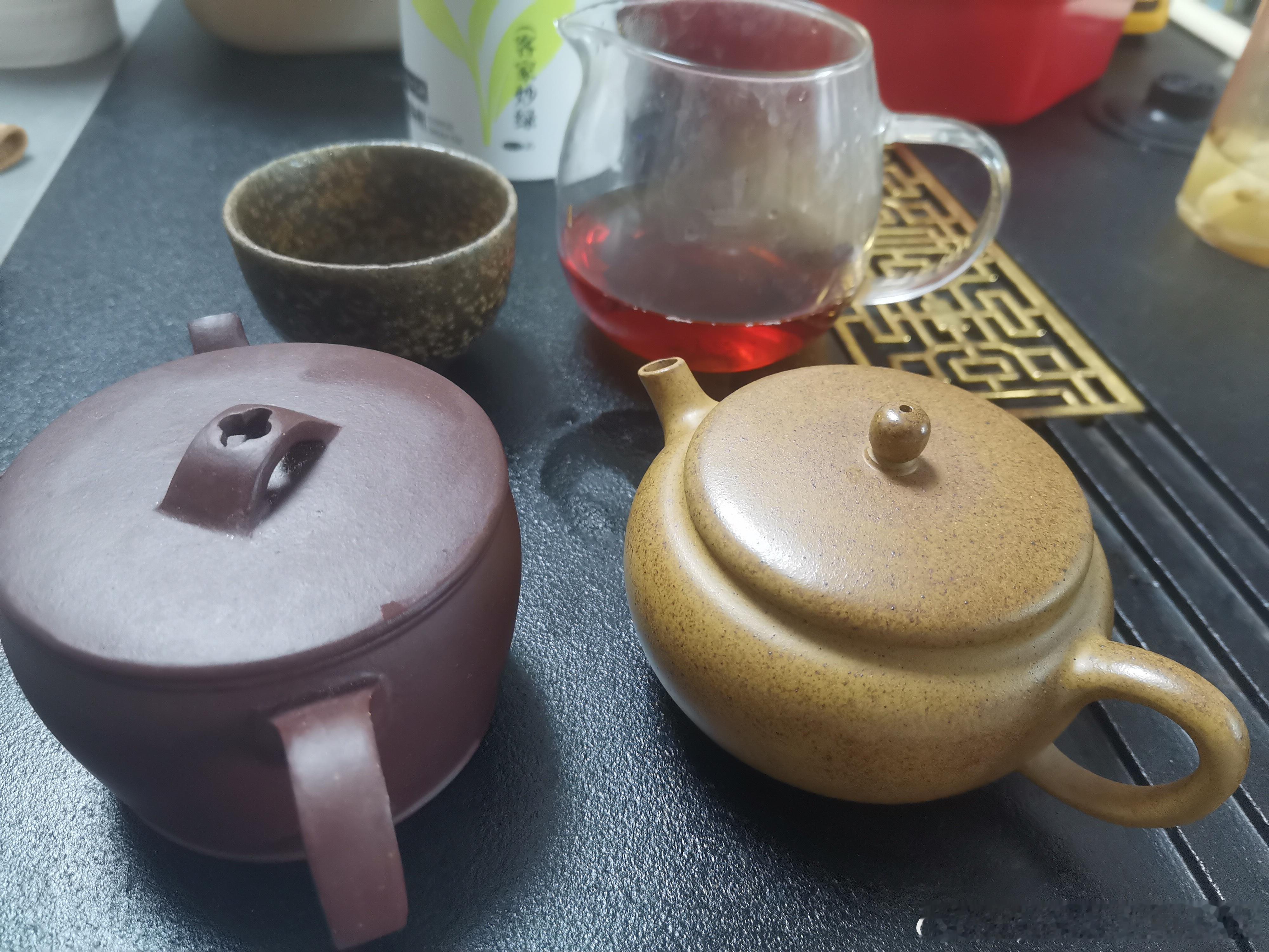 新淘的两个壶，感觉买贵了…… 