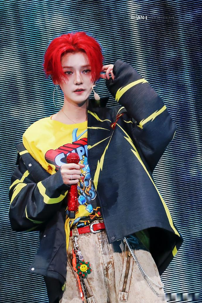 又又又捉到一只五颜六色的鹿晗歌手鹿晗