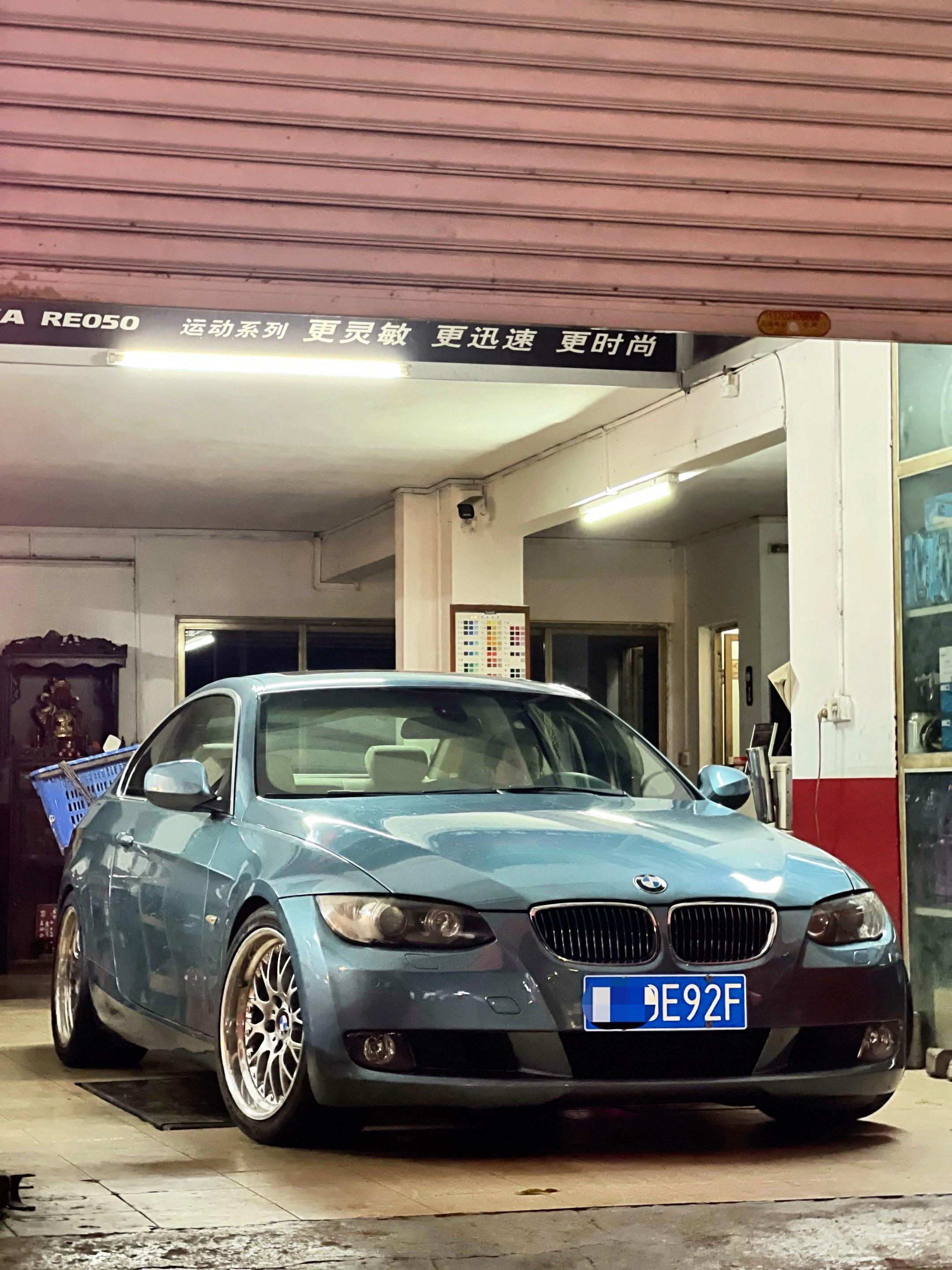 以车会友，开心聚会，爱车之人的念旧情怀！