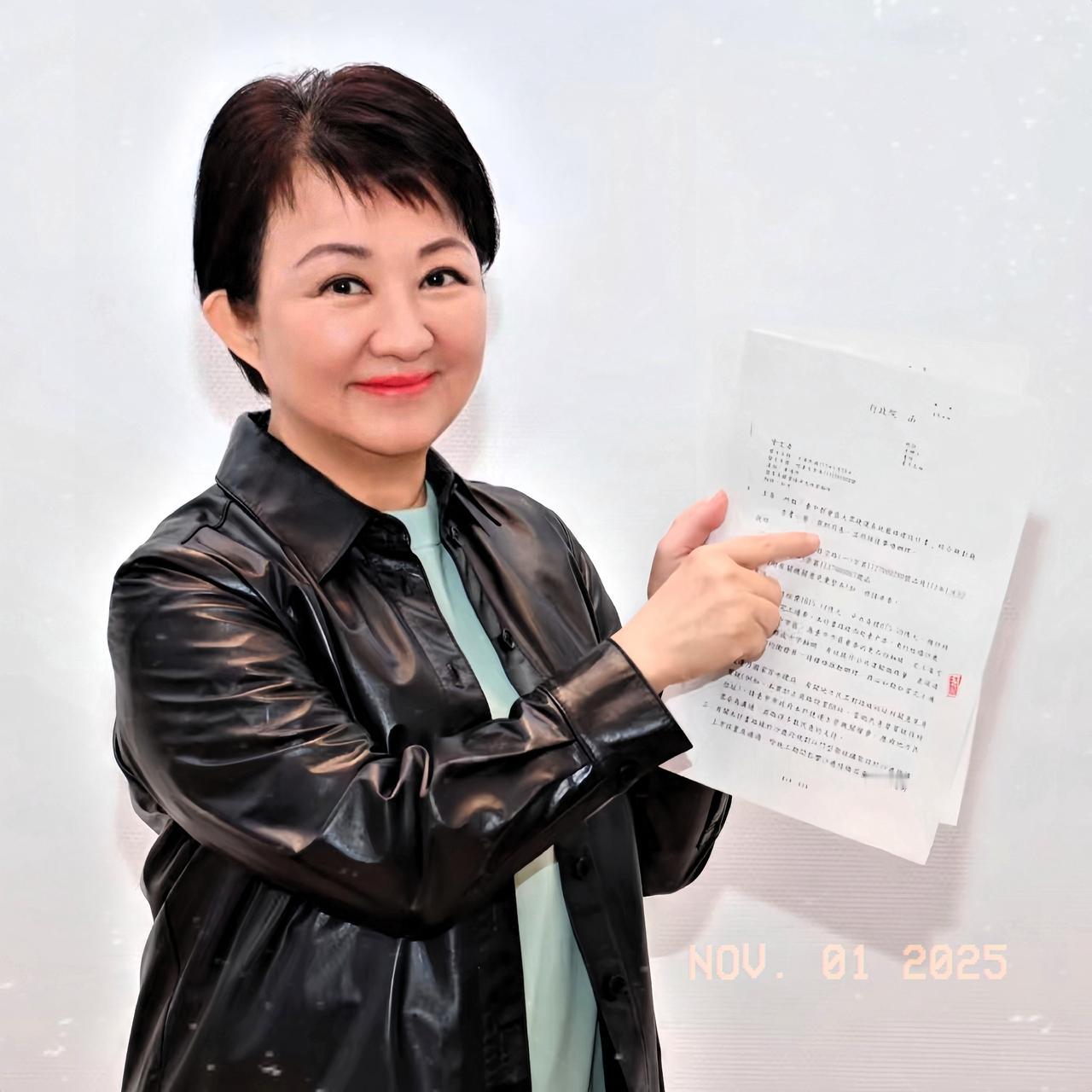 她作为高雄市长候选人，竟要“全岛声援”为沈伯洋打抱不平，还公然宣称“大陆管得太宽