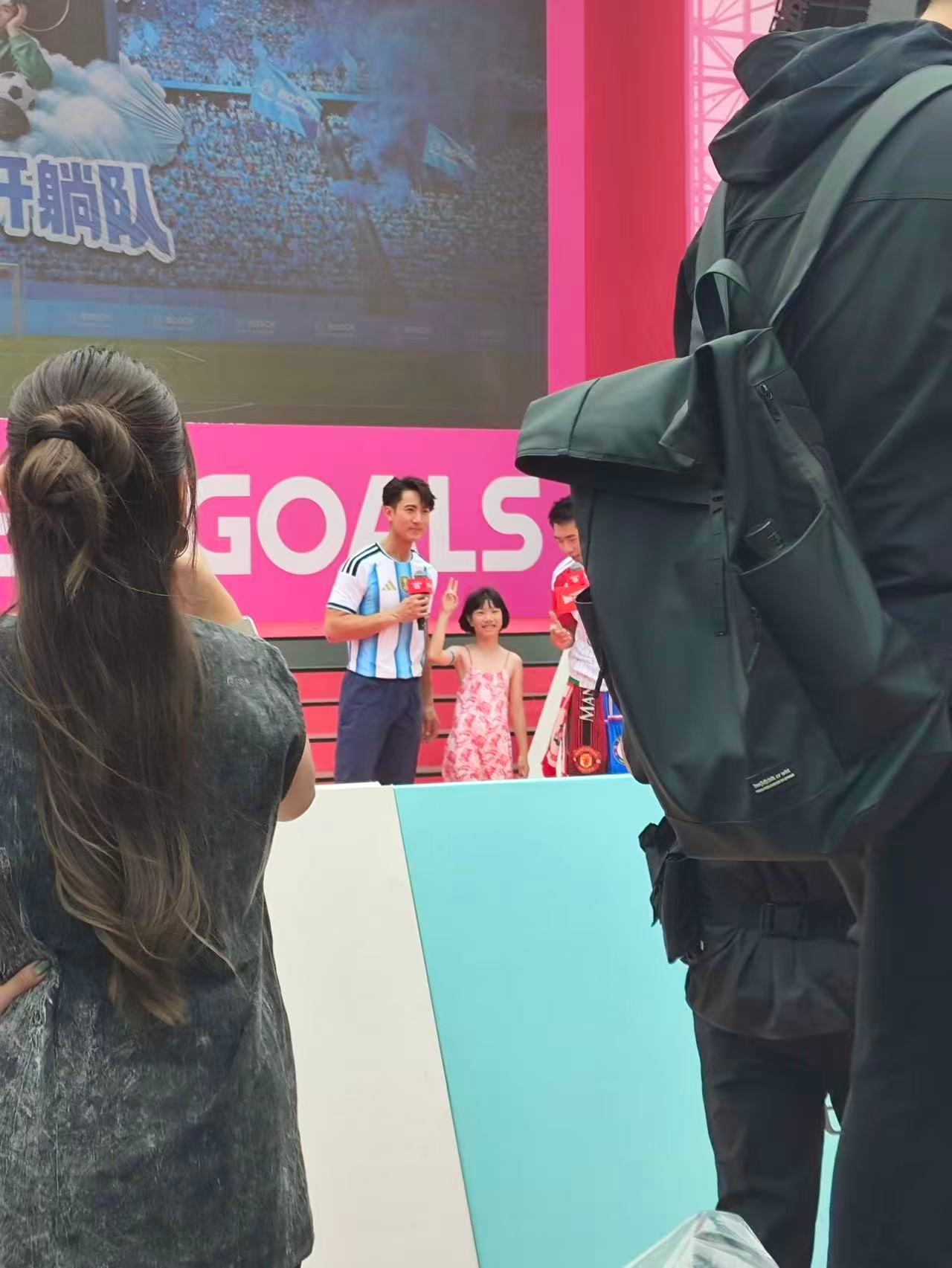 世界杯笑点过于密集了世界路人杯天猫超级发布本届世界杯欢乐值直接超标，各路搞笑瞬间