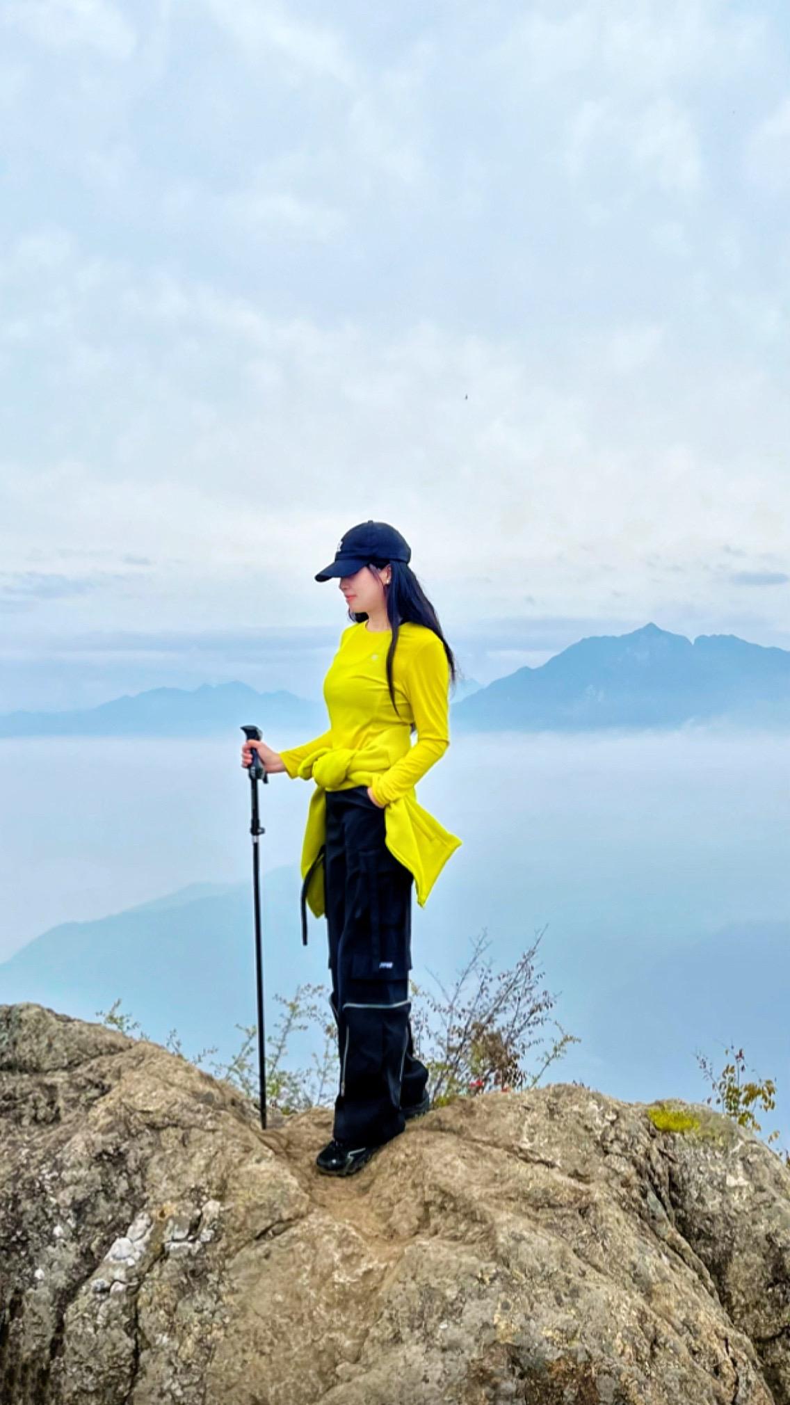 金秋十月圭峰山⛰️看万山红遍，层林尽染，赏红叶🍁