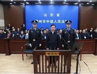 走私稀土出口敌对势力，应该严判，至少判20年。

6月25日，共同社曝出消息：富