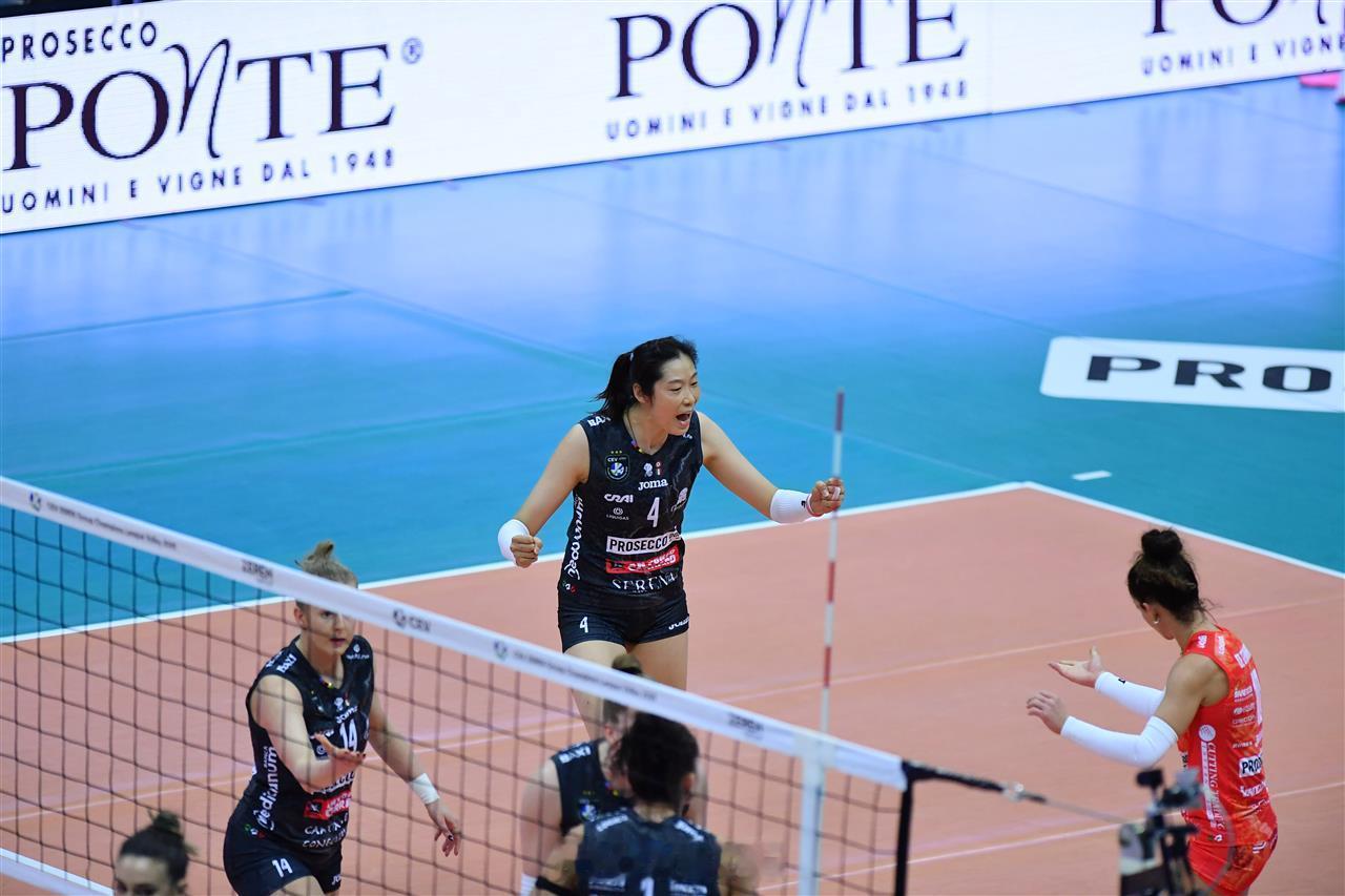 2025世俱杯来了，趁这场比赛还能熬一熬，晚上12点半科内vs美国代表队，且看切