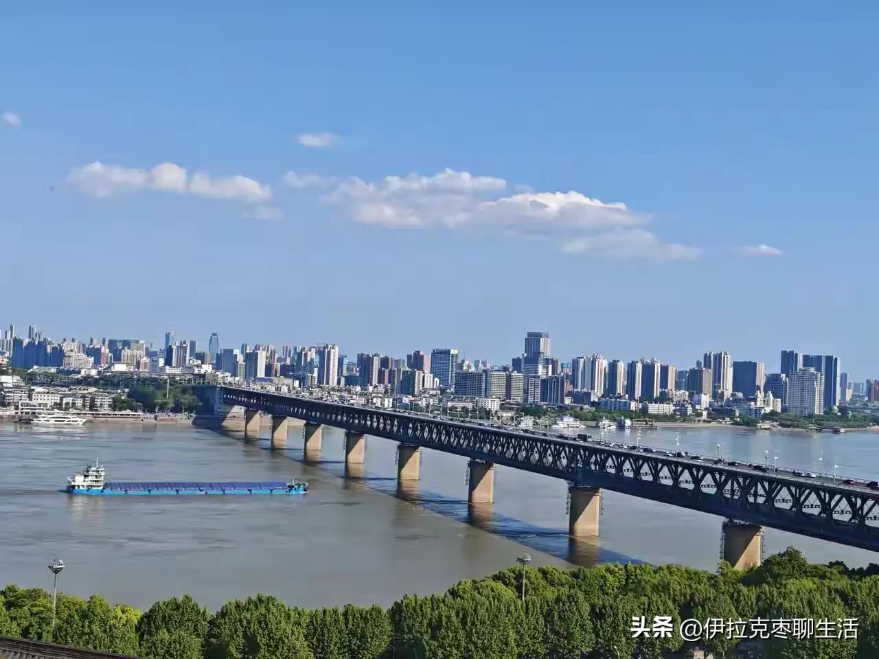 我已经退休9年了，要说是为养老生活做准备，也没有刻意去做。

不过，无论是谁，要
