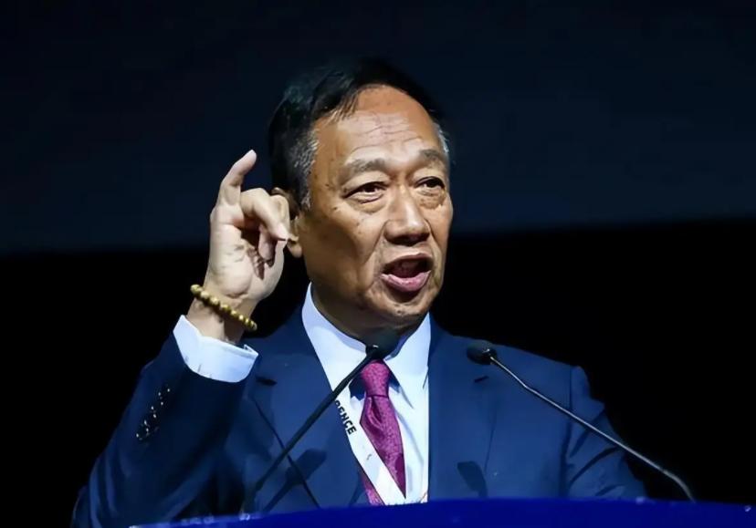 近日，郭台铭在接受媒体采访时掷地有声地抛出一番话：“没有大国支持的政权注定会沦为