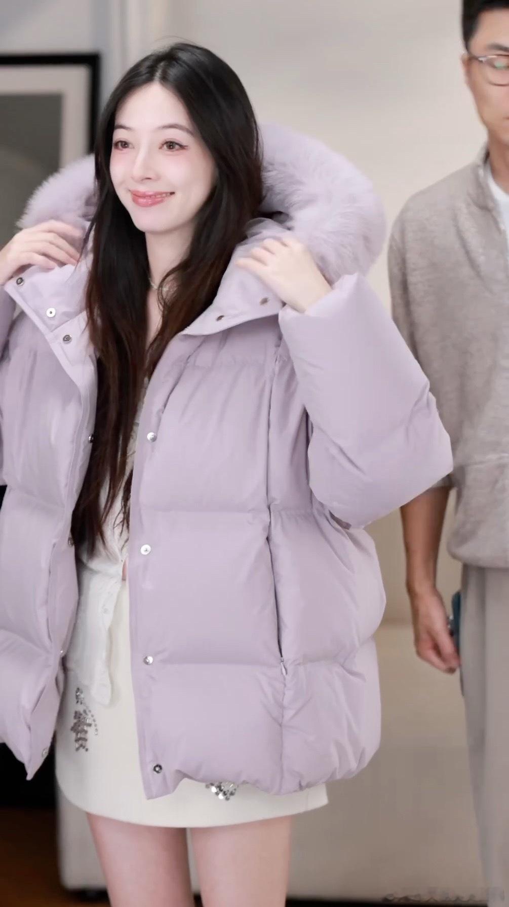 直播ing～你们都在吗今晚20:00上新咯 ​​​