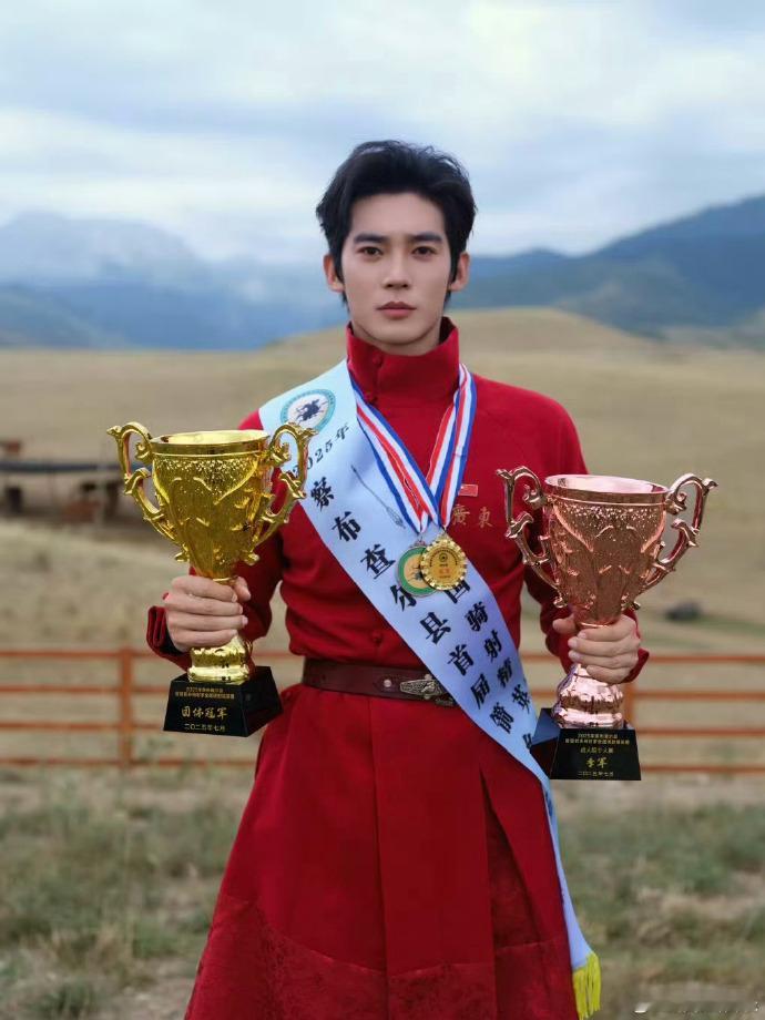 于适全国骑射比赛获奖 近日在2025察布查尔县首届箭乡骑射季全国骑射精英赛中获得