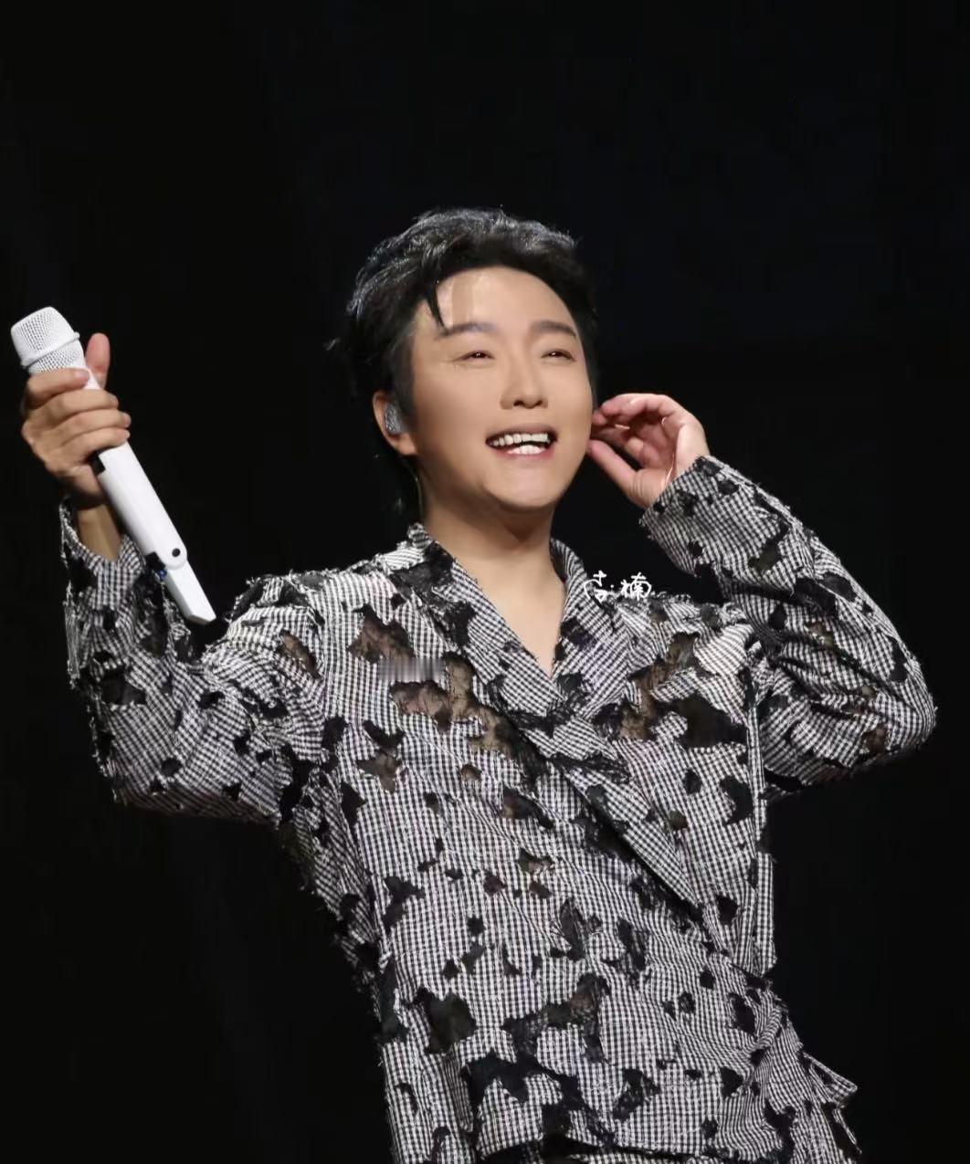 李玉刚的国风出行vlog李玉刚老师的新歌vlog还是那么温文儒雅！vlog就像是