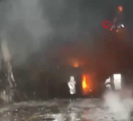 第三次世界大战将至？
 
美媒发出了警告：如今世界上两场大战死磕，只差中国还没下