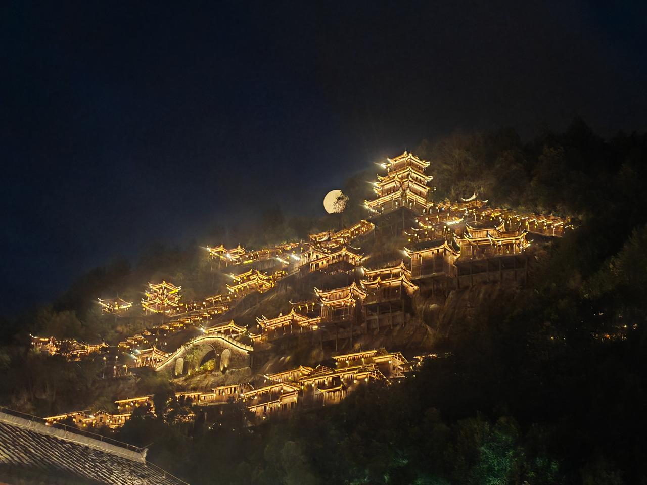 望仙谷，近年来火爆全网的江西网红景区，逛头条、刷抖音常被推送这片被推崇的“仙侠胜