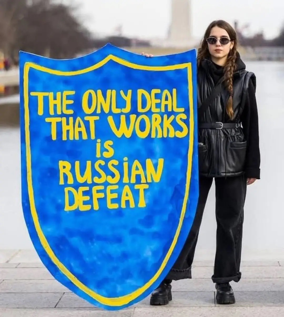 都看伊战木人关注俄乌战争了！目前乌军依然牢牢的控制红军城，在扎波罗热方向继续解放