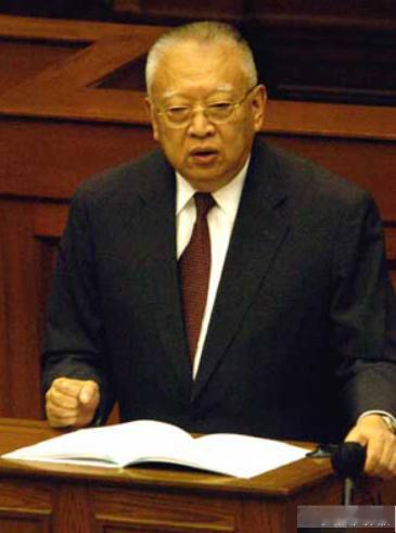 惊闻噩耗，董建华先生去世。还是捋一下其八字剧本，权当送先生一程！董建华先生，生于