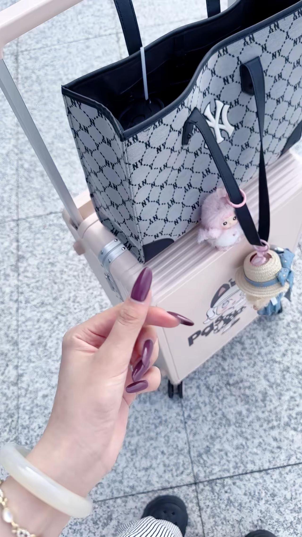 和你这段感情是我拔掉通往成年世界的最后一颗乳牙