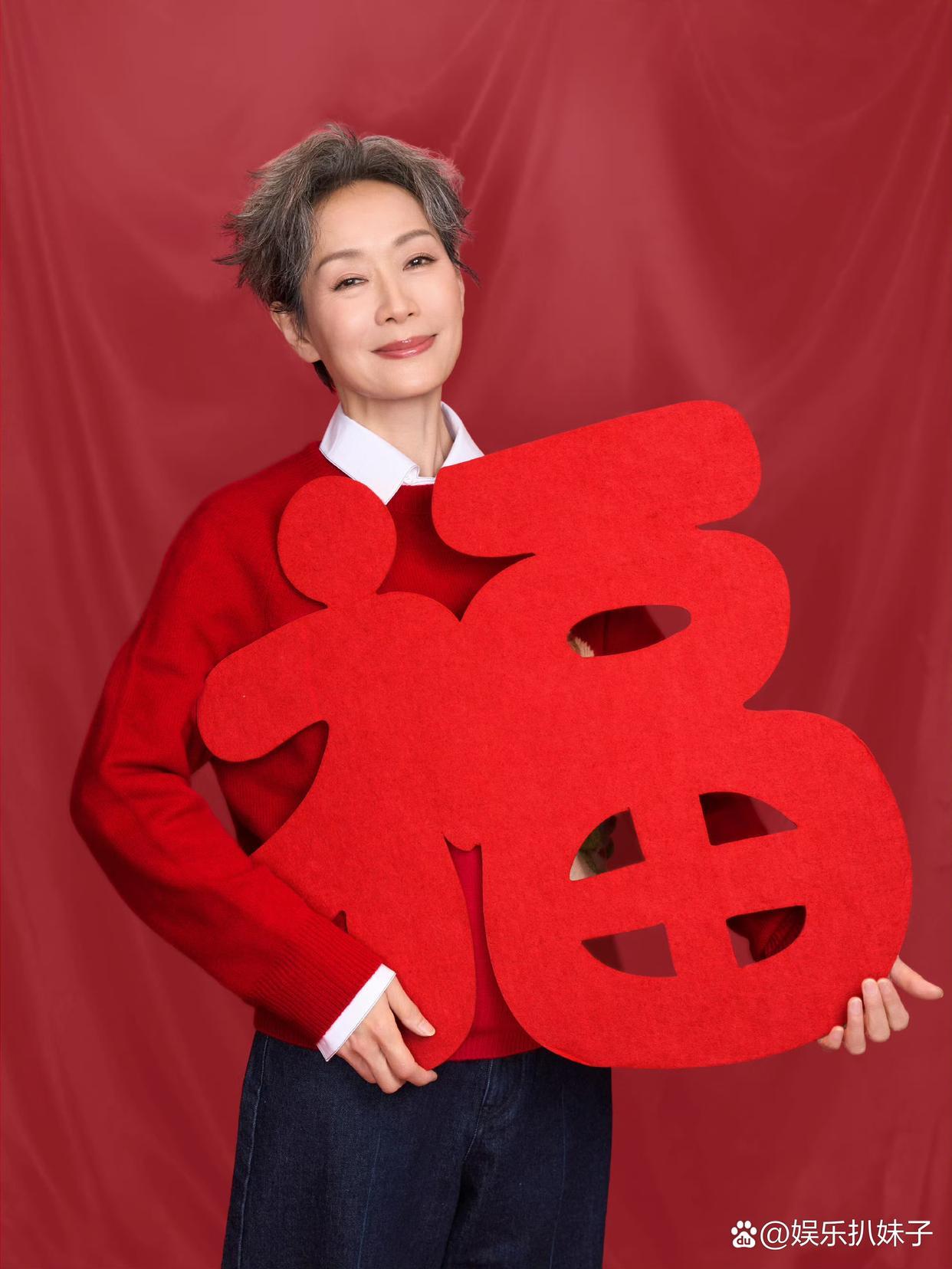 1.宋亚轩对帽子有些过敏，每次戴帽子头都会特别痒，总挠头。2.叶童都是六十多了，