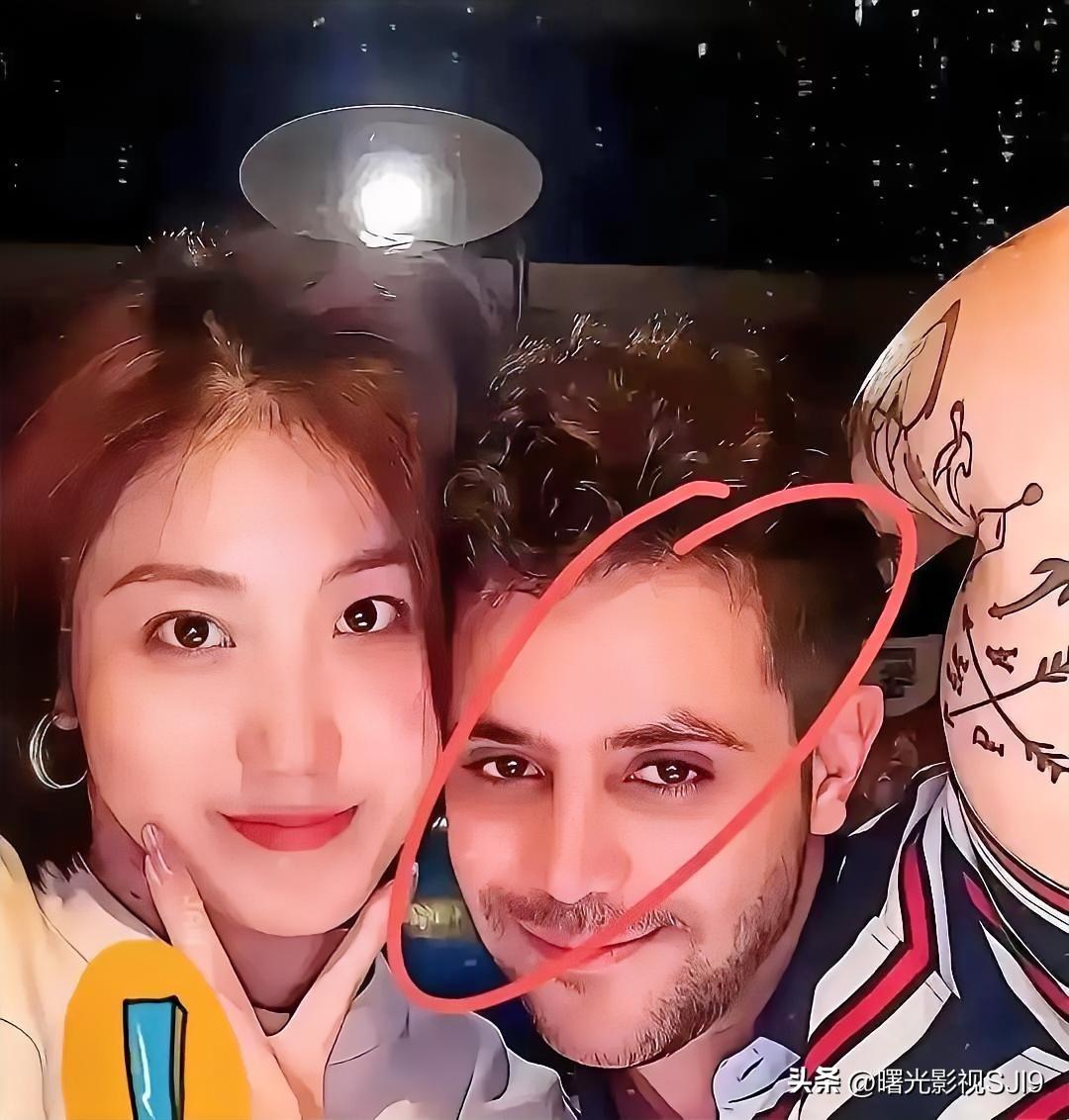 活该！西安姑娘媚洋被骗车还贷，同一老外连骗三地女生
 
真是又气又心疼！西安一位