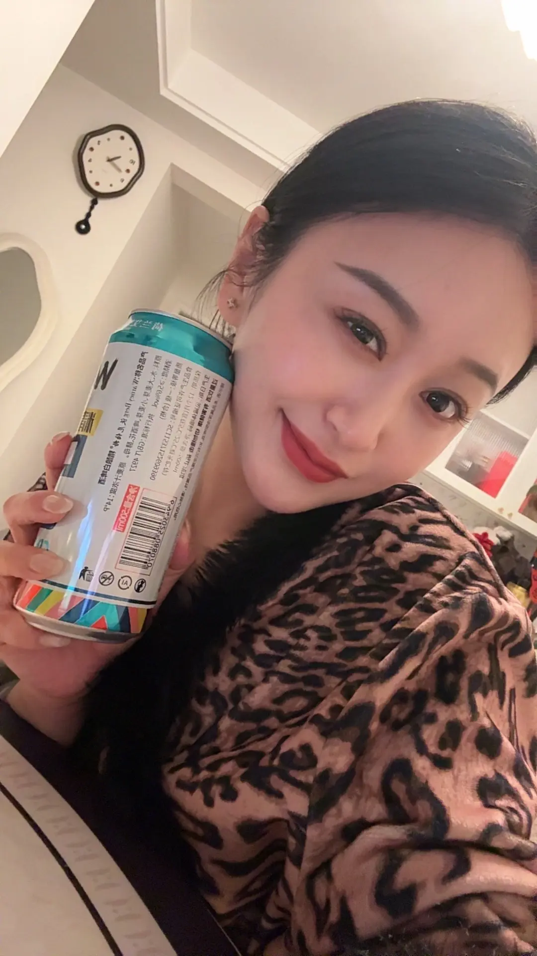 年轻人，如果你能遇到好的人就去谈恋爱，如果遇不到就好好去看世界吧！唯一...