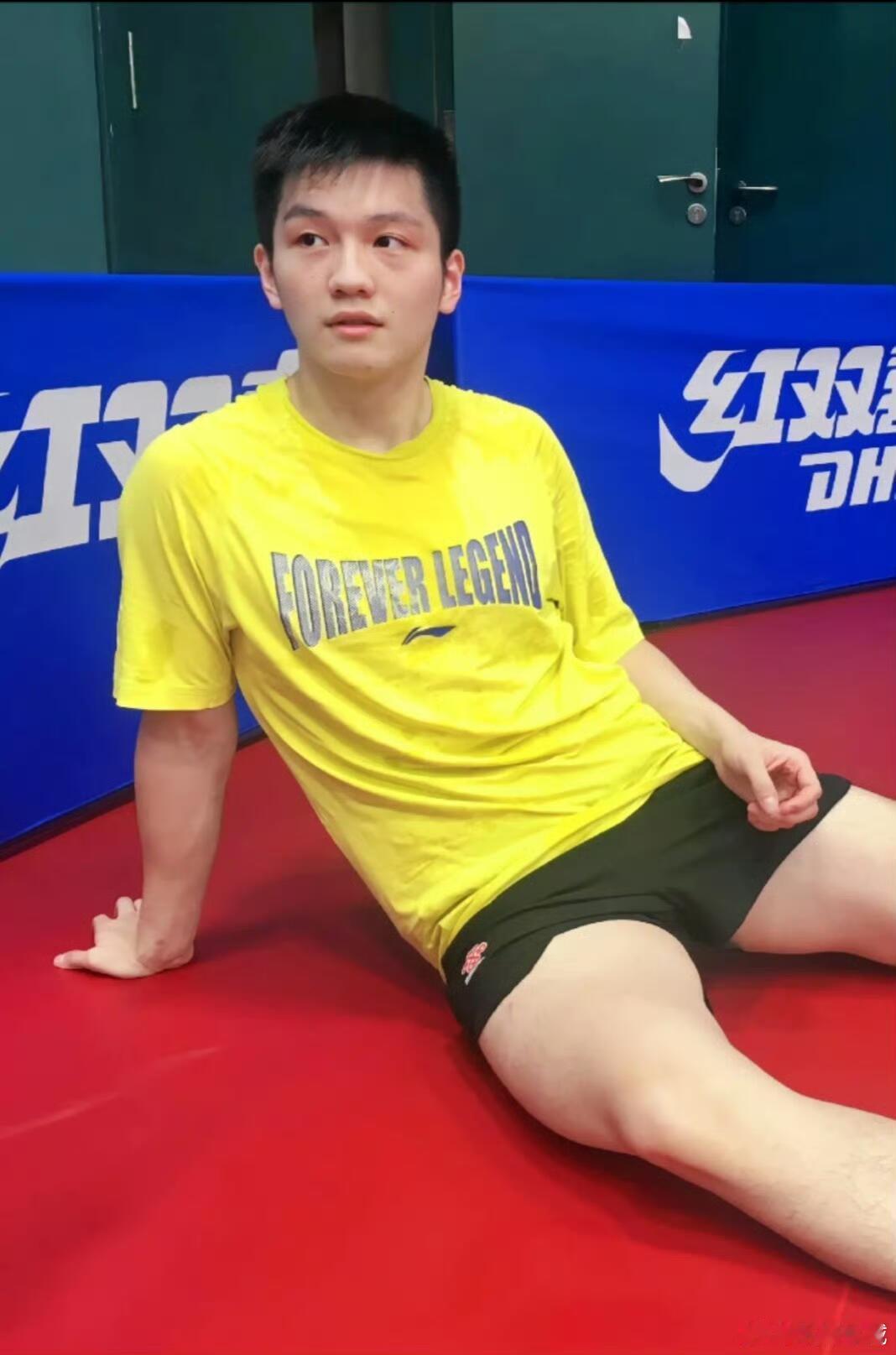 樊振东  这样的小包子我一口一个 