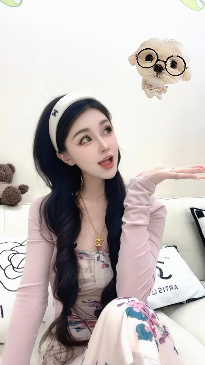 左手柴米油盐，右手生活琐碎，再也回不到五毛钱，就能开心一整天的年纪了…