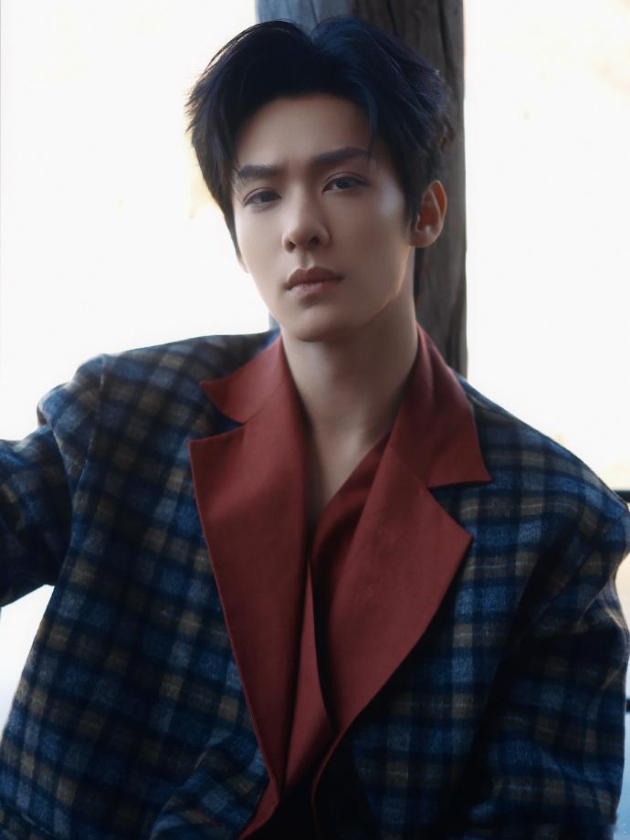 程相否认与李佳洁恋情程相李佳洁否认恋情 网友曝程相李佳洁恋情，并透露两人一起跨年