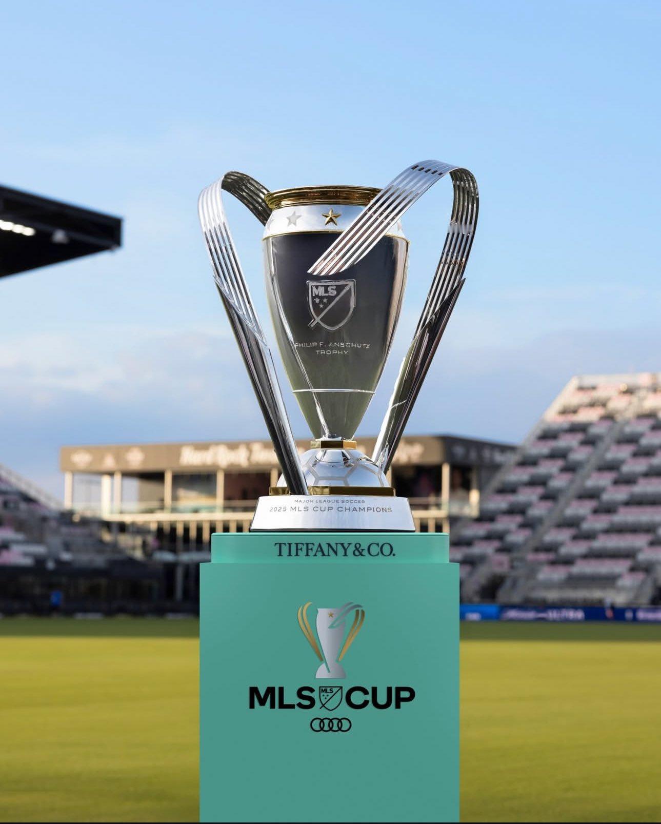 🏆奖杯已就位！梅西迈阿密国际迈阿密国际vs温哥华白浪