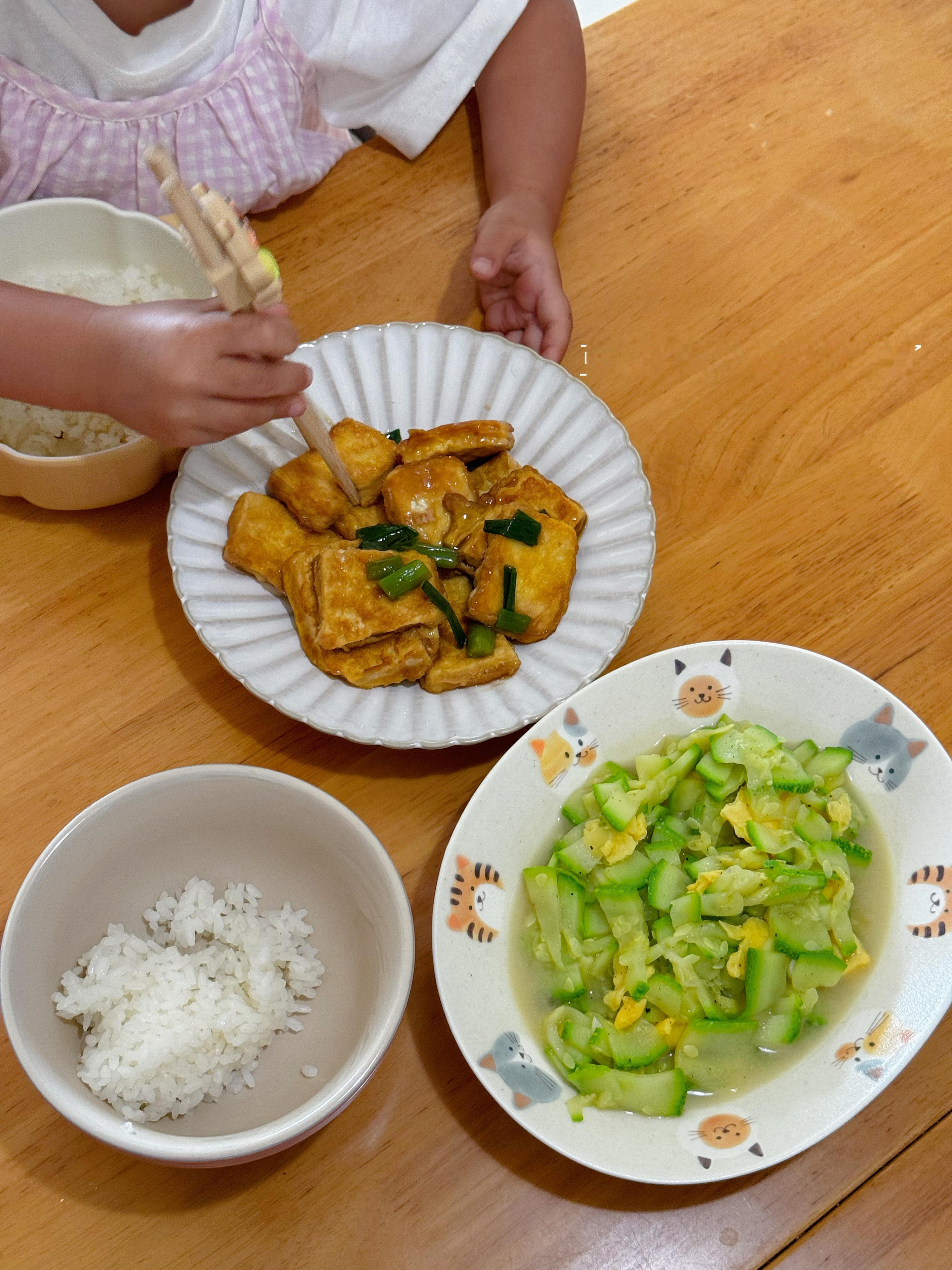 豆师傅今天跟我一起做的免揉冷藏发酵版香蕉红枣桂圆软欧简直太赞啦～冷藏发酵期间还不