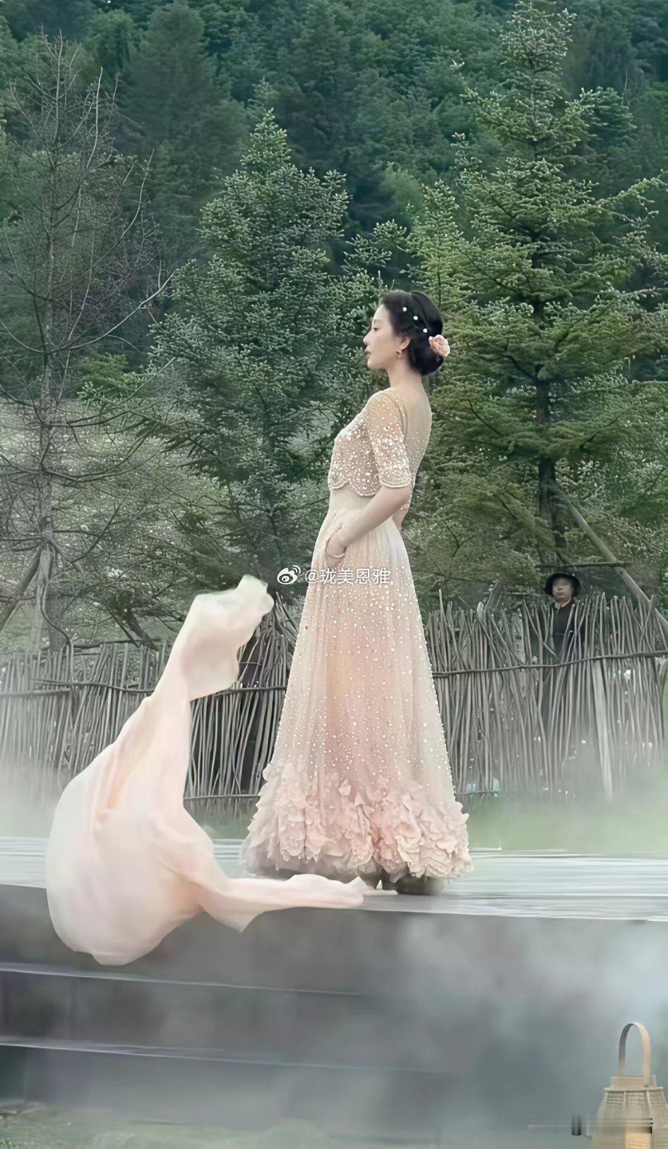 好不容易拿下Vogue压轴的刘诗诗又被吐槽了原本想营销一下美貌没想到一句观音菩萨
