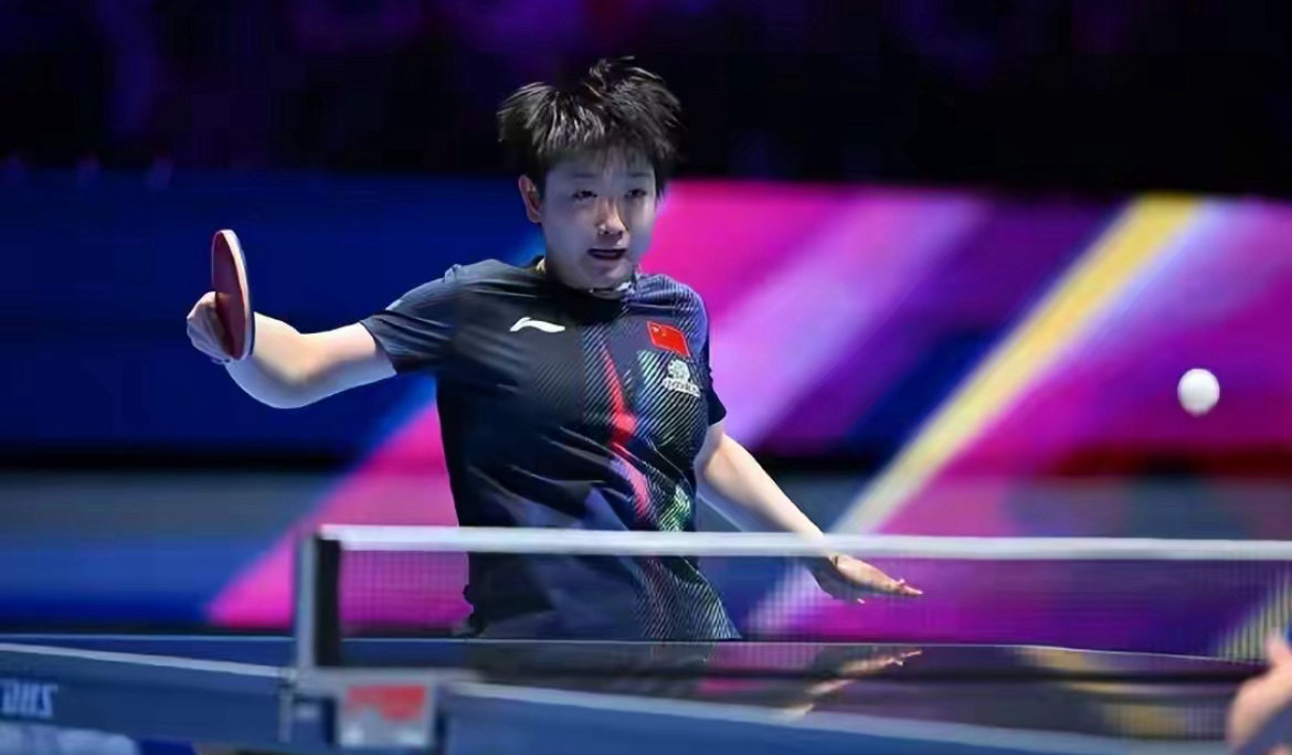 势如破竹！孙颖莎4-0横扫、王曼昱4-2逆转，国乒双姝会师澳门世界杯决赛，今晚1