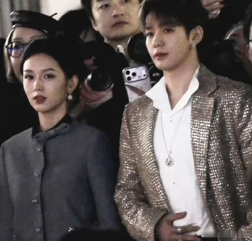 邓为周也同框 导演快递个本子，想看现偶男女主我真的可以 