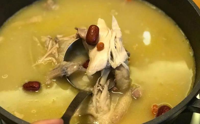 两种肉助长寿，老年人尤应多吃

关于老年人饮食的话题非常实用且重要，特别是对于如
