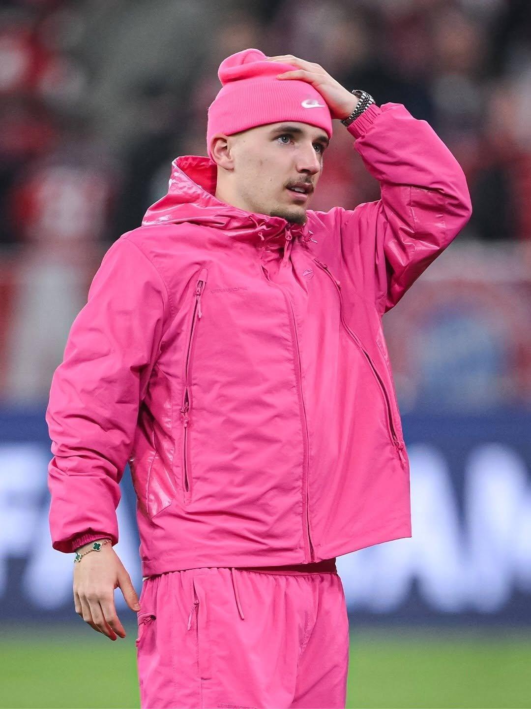 本来没想发这个玛卡巴卡，但是越看越好笑 