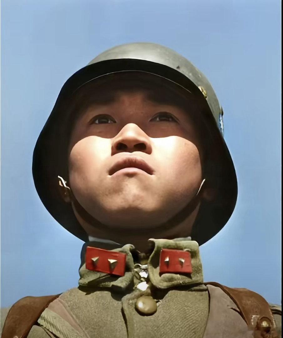 老照片：《保卫中国的战士》，拍摄于1938年，致敬抗日先烈！致敬先烈老照片历史 