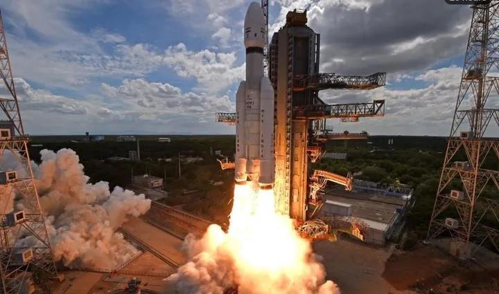 印度登陆月球宣告失败，太空技术与中国差距依然巨大。印度这次发射月球3号探测器前雄