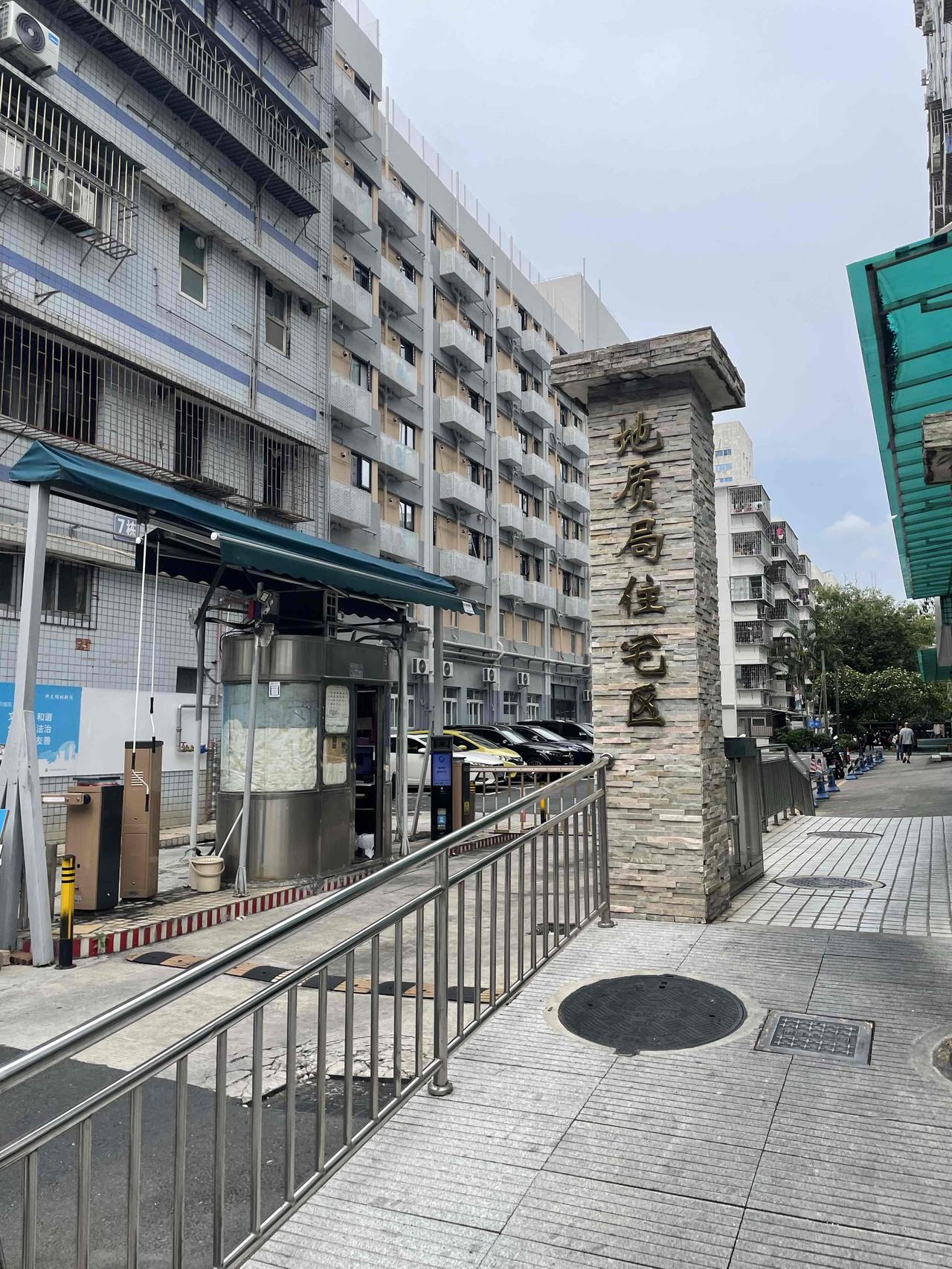 行走在美丽的福田区街道