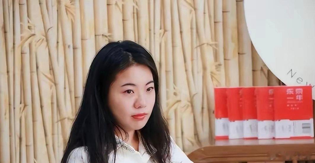 中国人民大学如今正式作出撤销蒋方舟硕士学位的处理决定，背后缘由其实不难理清。起初