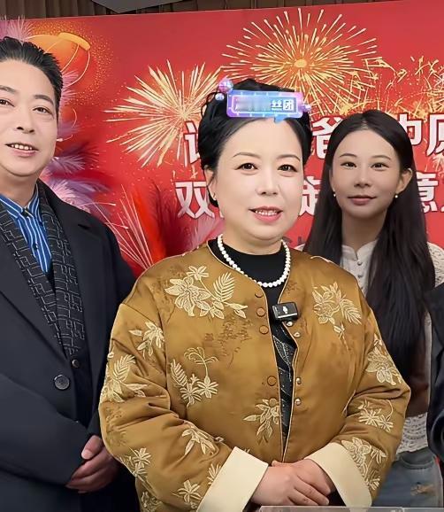 2026年许敏首场直播选在郑州，哪是随便挑的地方啊！
 
她亲口说，老家本就在河