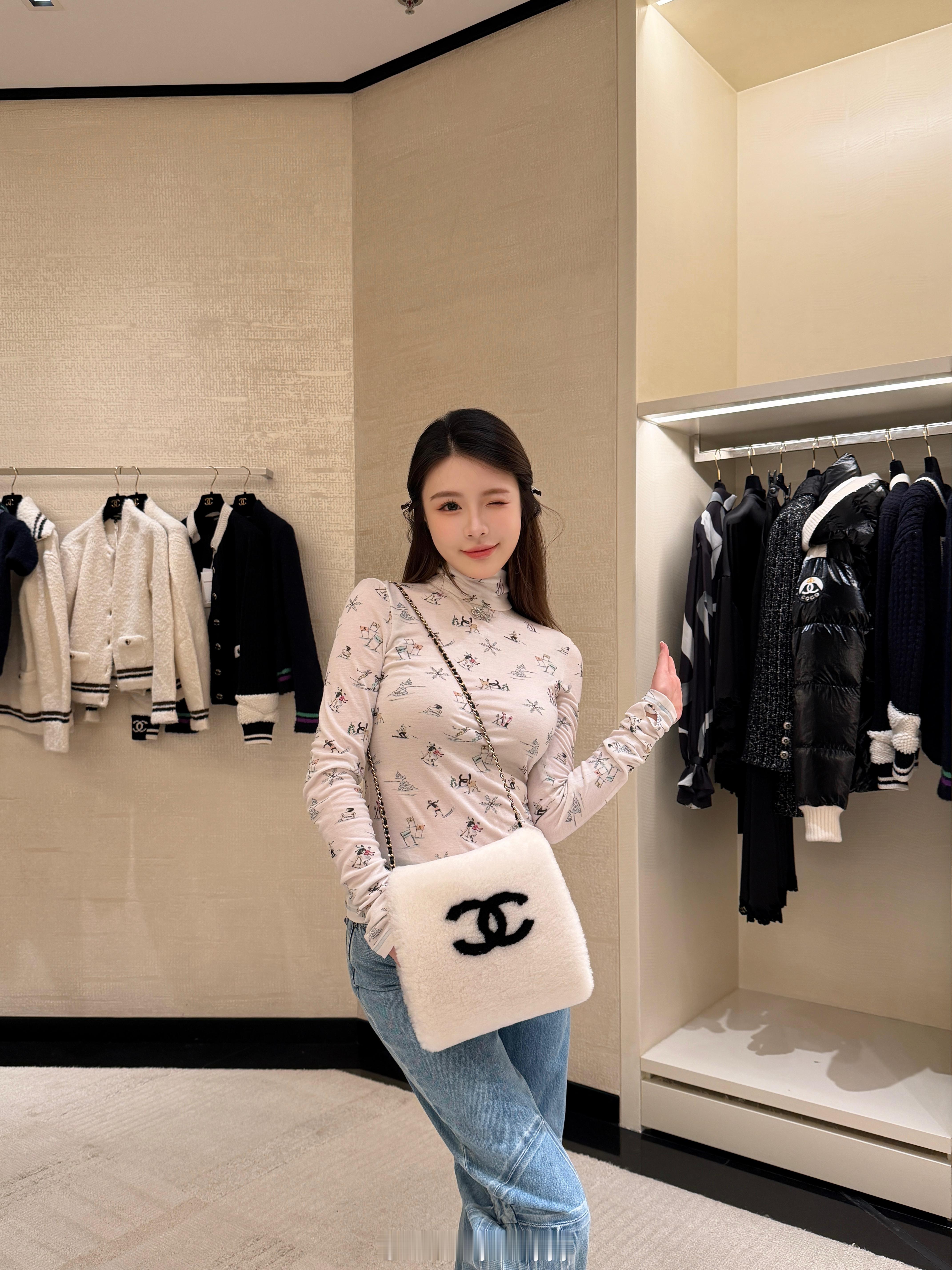 月子里的购物pl🫶🏻g二胎恢复得很不错～朋友和产康师都说我好像没生过几年的努