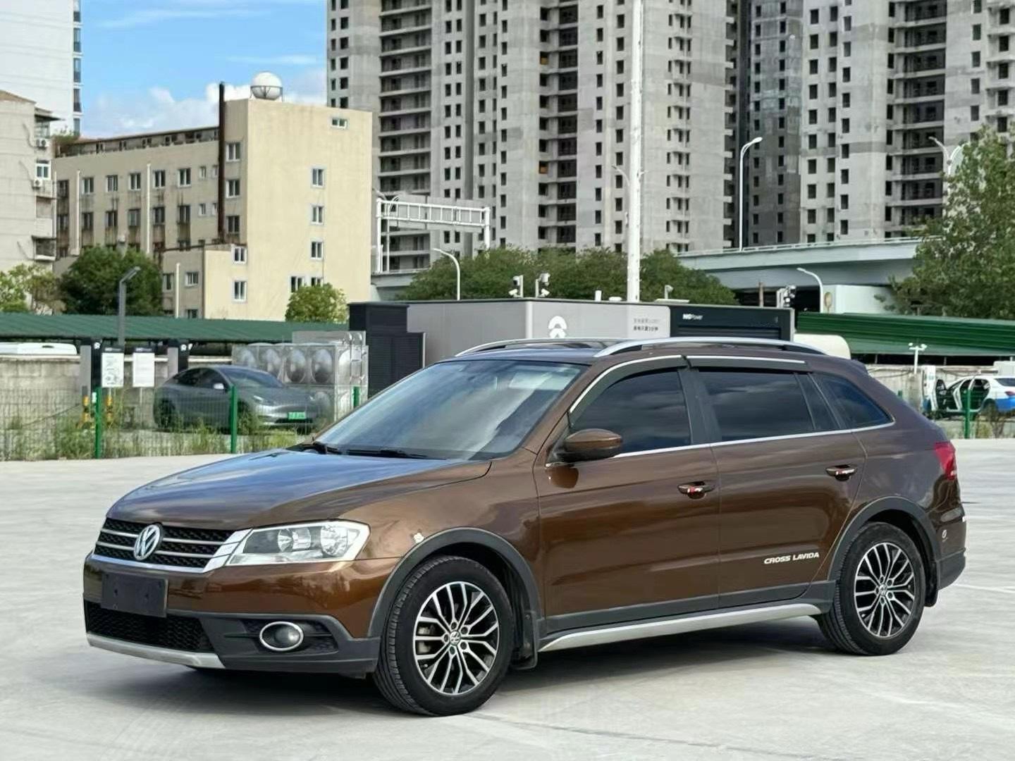 14年大众朗境1.6自动天窗，朗逸大家族跨界两箱旅行车，源于朗行高于朗行，经典E