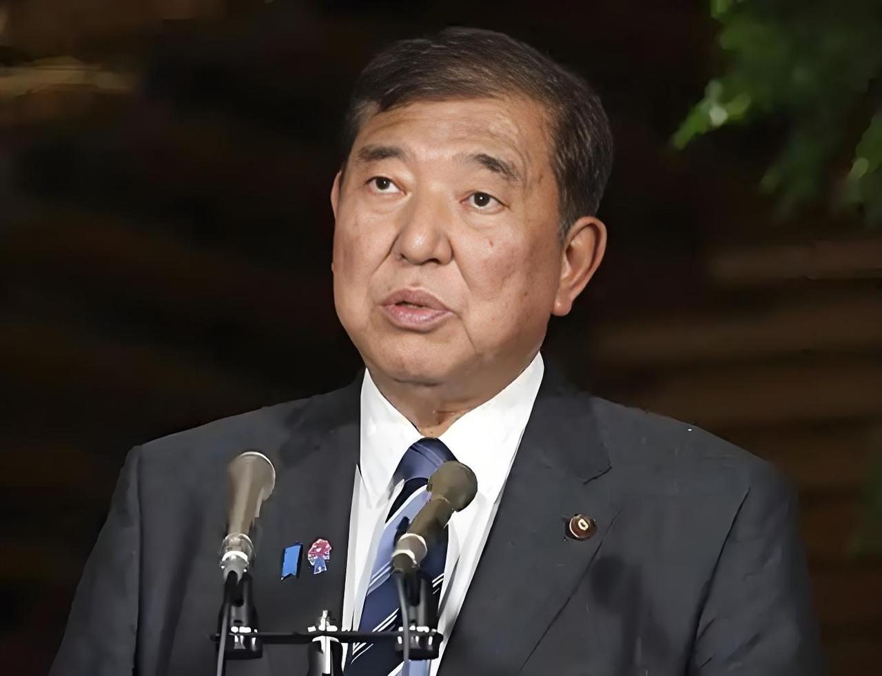 原来石破茂早就看穿了高市早苗的野心！
早在上个月4日，高市早苗赢得执政党自由民主